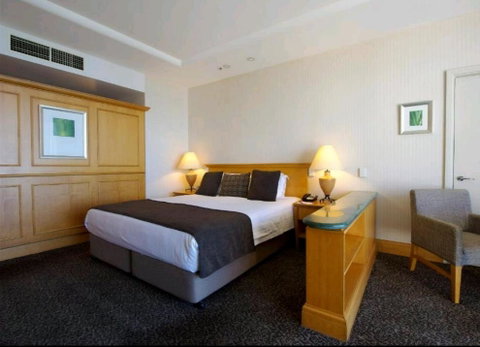 Deluxe King Room In Gold Tower - Hotel Gold Coast 2