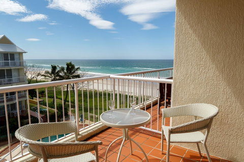 Crystal Beachfront Apartments - Hotel Gold Coast 3