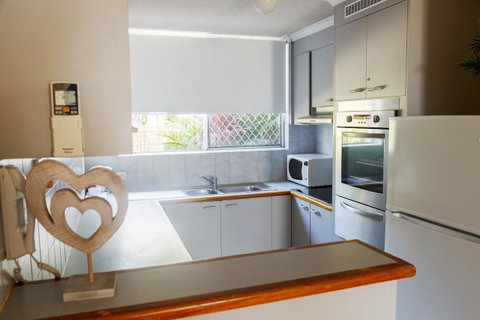 Crystal Beachfront Apartments - Hotel Gold Coast 8