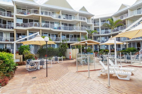 Crystal Beachfront Apartments - Hotel Gold Coast 1