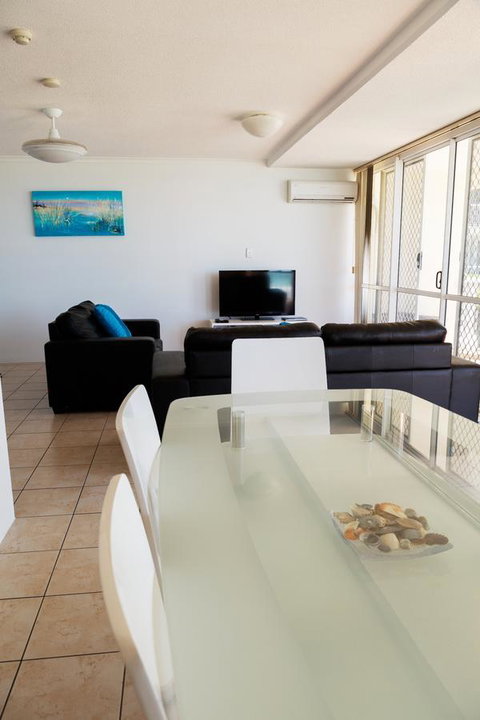 Crystal Beachfront Apartments - Hotel Gold Coast 6