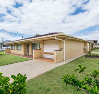 Lowset Sweetie Central to Everything - Partridge St Bongaree - Hotel Gold Coast