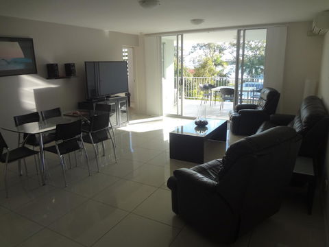 Keith's Sister - Hotel Gold Coast 27