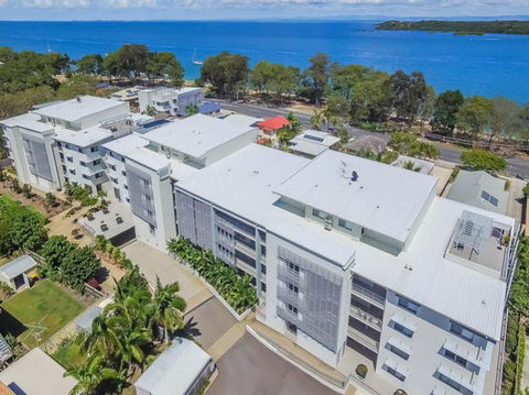 Keith's Sister - Hotel Gold Coast 6