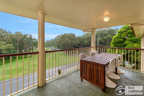 Immaculate Spacious Second Floor Unit Overlooking Pristine Parklands - Hotel Gold Coast 0
