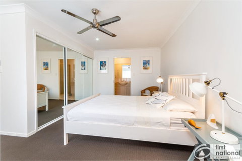 Immaculate Spacious Second Floor Unit Overlooking Pristine Parklands - Hotel Gold Coast 11