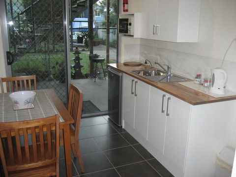 Sue's Place - Hotel Gold Coast 4