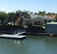 Ground floor family unit on the canal with free WIFI - Hotel Gold Coast