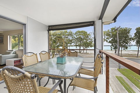 Fishing And Swimming At Your Doorstep - Sylvan Beach Esp, Bellara - Hotel Gold Coast 0
