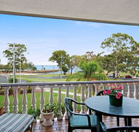 Huge top floor unit across the road....Waterfront - Hotel Gold Coast