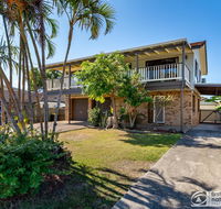 Family Holiday Haven on Boronia 100m to Beach - Hotel Gold Coast