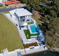 Stunning Canal Home Oh So Close To The Waterfront - Hotel Gold Coast