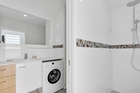 Day Dreaming - Hotel Gold Coast 6