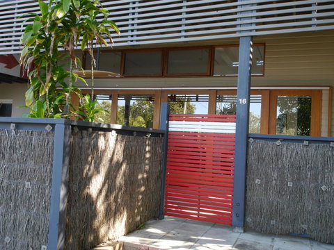 A AAA C-SHACK - Hotel Gold Coast 1
