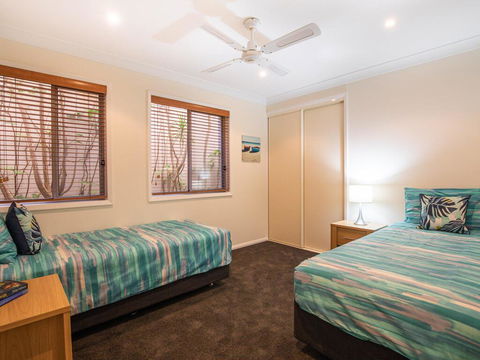 'Dutchies Vista' 1/45 Christmas Bush Ave - Ground Floor Duplex With Stunning Water Views - Hotel Gold Coast 1