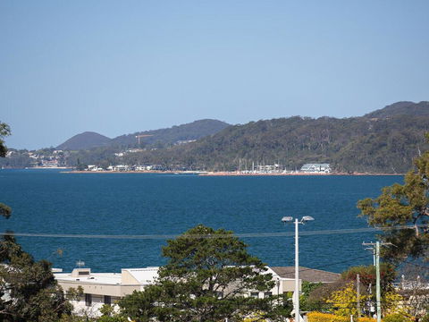 'GrandView', 10 Grandview Close - Huge House With Water Views, Aircon, WIFI, Netflix, Foxtel & Billiard Table - Hotel Gold Coast 0