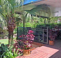 'Sandy Palms' 28 Moorooba Cr - Beautiful Home with Wifi Air-con and Boat Parking - Hotel Gold Coast