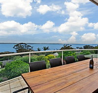 'The Bay' 25 Wallawa Rd - huge home with aircon spectacular views  chromecast - Hotel Gold Coast