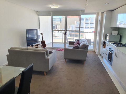 (just Listed) Bolton St 1br 350m Walk To Newcastle Beach +++ Wifi End Eand - Hotel Gold Coast 3