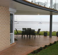1 'The Clippers' 131 Soldiers Point Road - fabulous waterfront unit - Hotel Gold Coast