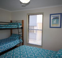 1 Naiad Court - Lowset family home with swimming pool and covered deck. Pet friendly - Hotel Gold Coast