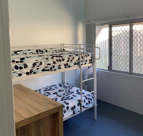 11 Anchovy Street - Tin Can Bay Summer Haven Coastal Retreat - Hotel Gold Coast 0