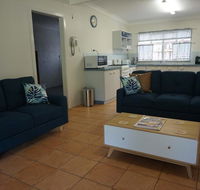 11 Bomburra Court - Rainbow Beach Comfortable Beach House Plenty of boat parking - Hotel Gold Coast
