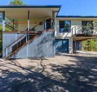 12 Ibis Court - Highset beach house with natural bushland gardens and covered decks - Hotel Gold Coast