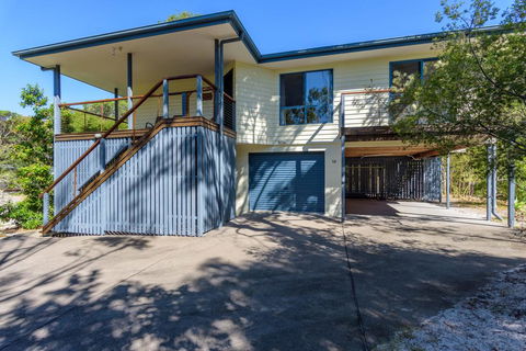 12 Ibis Court - Highset Beach House With Natural Bushland Gardens And Covered Decks - Hotel Gold Coast 1