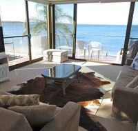 13 'Harbourside' 3-7 Soldiers Point Road - fantastic waterfront unit - Hotel Gold Coast