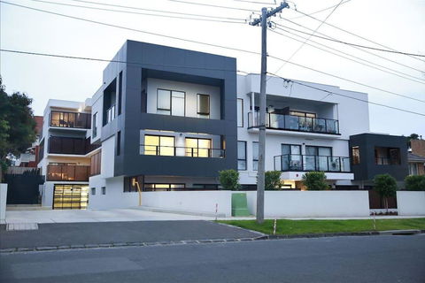 136, Light-filled Homely Box Hill Apt, 2Bed2BathFreeParking - Hotel Gold Coast 0