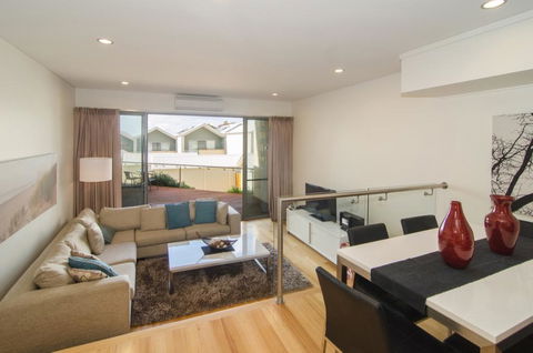 16 Seine Bay Apartment - Hotel Gold Coast 1