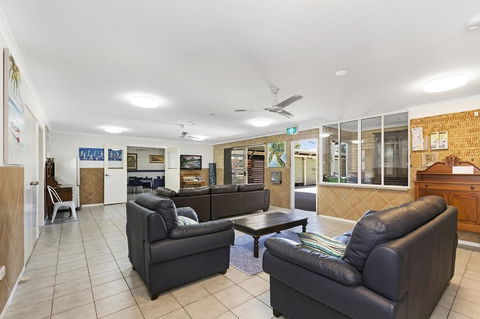 17 North Street Budget Accommodation - Hotel Gold Coast 2