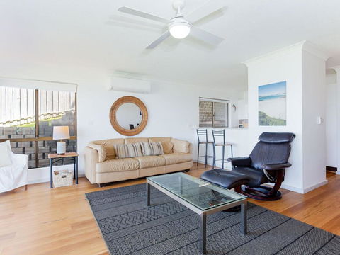 2 'The Pelicans' 53 Soldiers Point Road - Ground Floor Unit On The Waterfront - Hotel Gold Coast 1