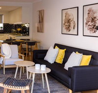 2 Bdrm Apt in Annandale with Courtyard  Parking - Hotel Gold Coast
