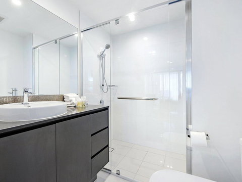 2 Bedroom Ocean View Apartment In Surfers Paradise - Hotel Gold Coast 2