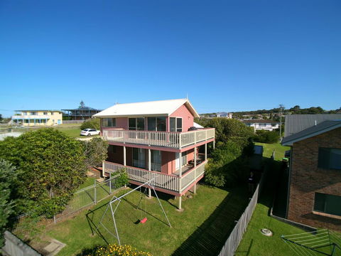 2 Jocelyn Street. Dalmeny - Hotel Gold Coast 1