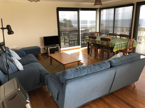 2 Jocelyn Street. Dalmeny - Hotel Gold Coast 2