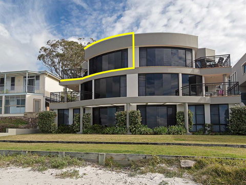 2/137 Soldiers Point Road - Luxury Unit On The Waterfront With Aircon And Free Unlimited Wi Fi - Hotel Gold Coast 1