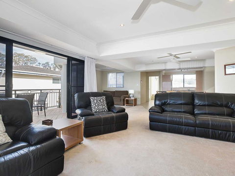 2/137 Soldiers Point Road - Luxury Unit On The Waterfront With Aircon And Free Unlimited Wi Fi - Hotel Gold Coast 3