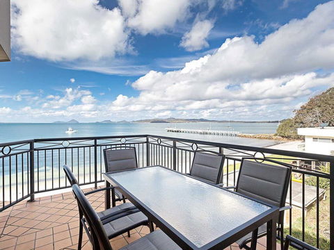 2/137 Soldiers Point Road - Luxury Unit On The Waterfront With Aircon And Free Unlimited Wi Fi - Hotel Gold Coast 0