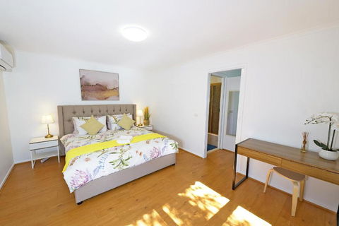 Best Location Entire House Staycation Parkland Surrounding - Hotel Gold Coast 1