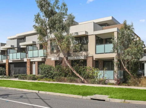 Boutique Heidelberg Heights 2BR Apartment 105 - Hotel Gold Coast 3