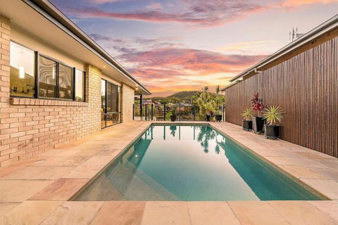 CABA17 - Waterfront Home With A Pool! - Hotel Gold Coast 0