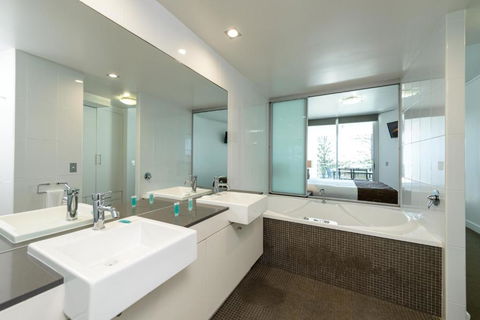 C Bargara Resort - Hotel Gold Coast 3