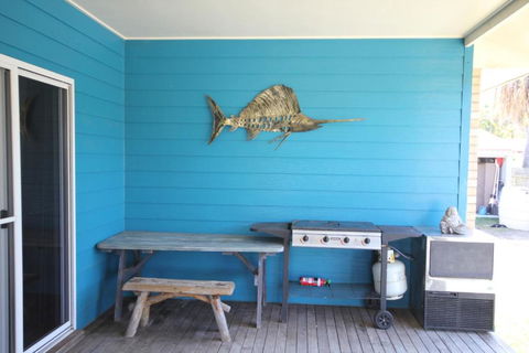 CASTAWAY BEACH HOUSE- NO Parties - NO Pets - Hotel Gold Coast 4