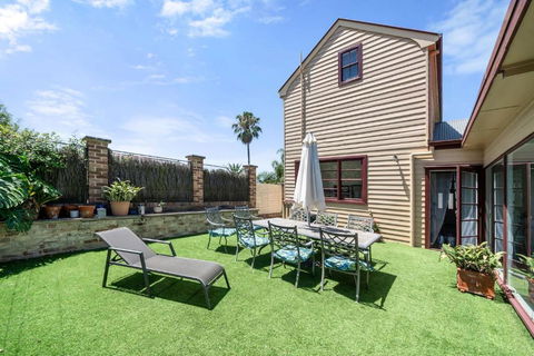 Charming House In Woolwich - Hotel Gold Coast 0
