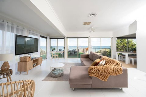 ChelseaVue - Designer Beachside Townhouse Retreat - Hotel Gold Coast 0