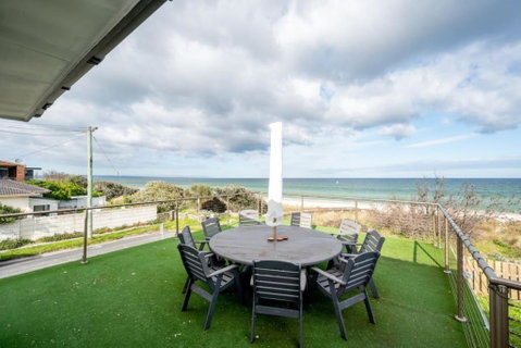 ChelseaVue - Designer Beachside Townhouse Retreat - Hotel Gold Coast 1
