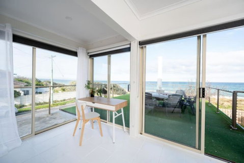ChelseaVue - Designer Beachside Townhouse Retreat - Hotel Gold Coast 3